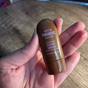Isle of Paradise Sunny Serum in Brown